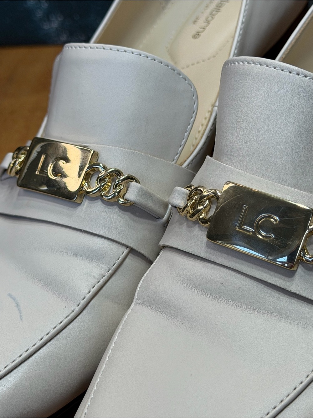 Liz Claiborne Classic 2010's‎ Off White Chain Loafer Heels 10M (GUC) - Picture 8 of 14